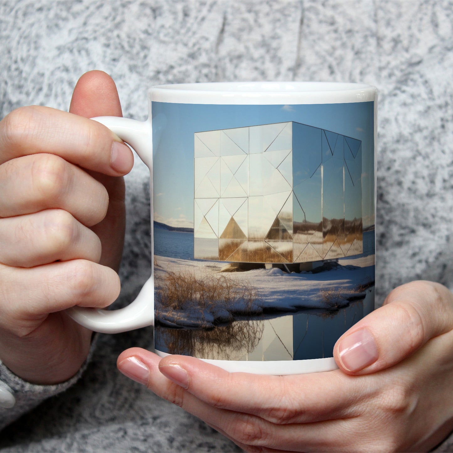 Motivtasse ein Spiegelkubus reflektiert die winterliche Stille am See.