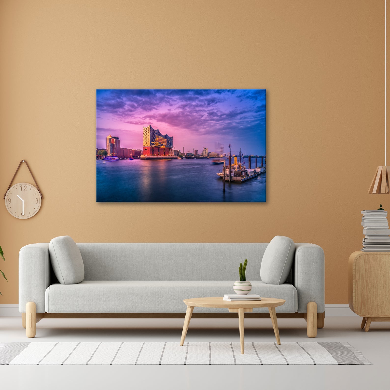 Leinwandbild Abendlicht küsst Hamburgs Hafen mit goldener Eleganz. - deyoli