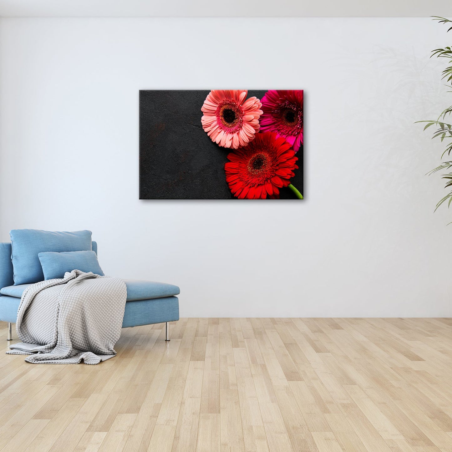 Leinwandbild Blütenpoesie in Pink und Rot auf dunkler Leinwand. - deyoli