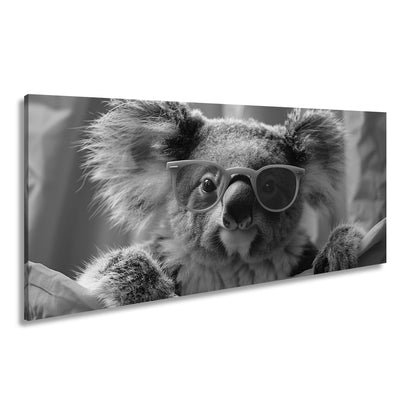 Leinwandbild Brillenstar im Beutelreich – Koala mit Sonnenbrille im Rampenlicht. - deyoli