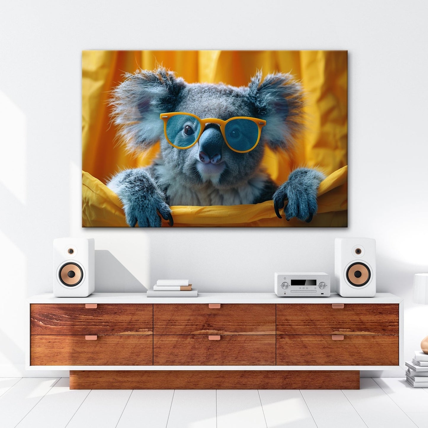 Leinwandbild Brillenstar im Beutelreich – Koala mit Sonnenbrille im Rampenlicht. - deyoli