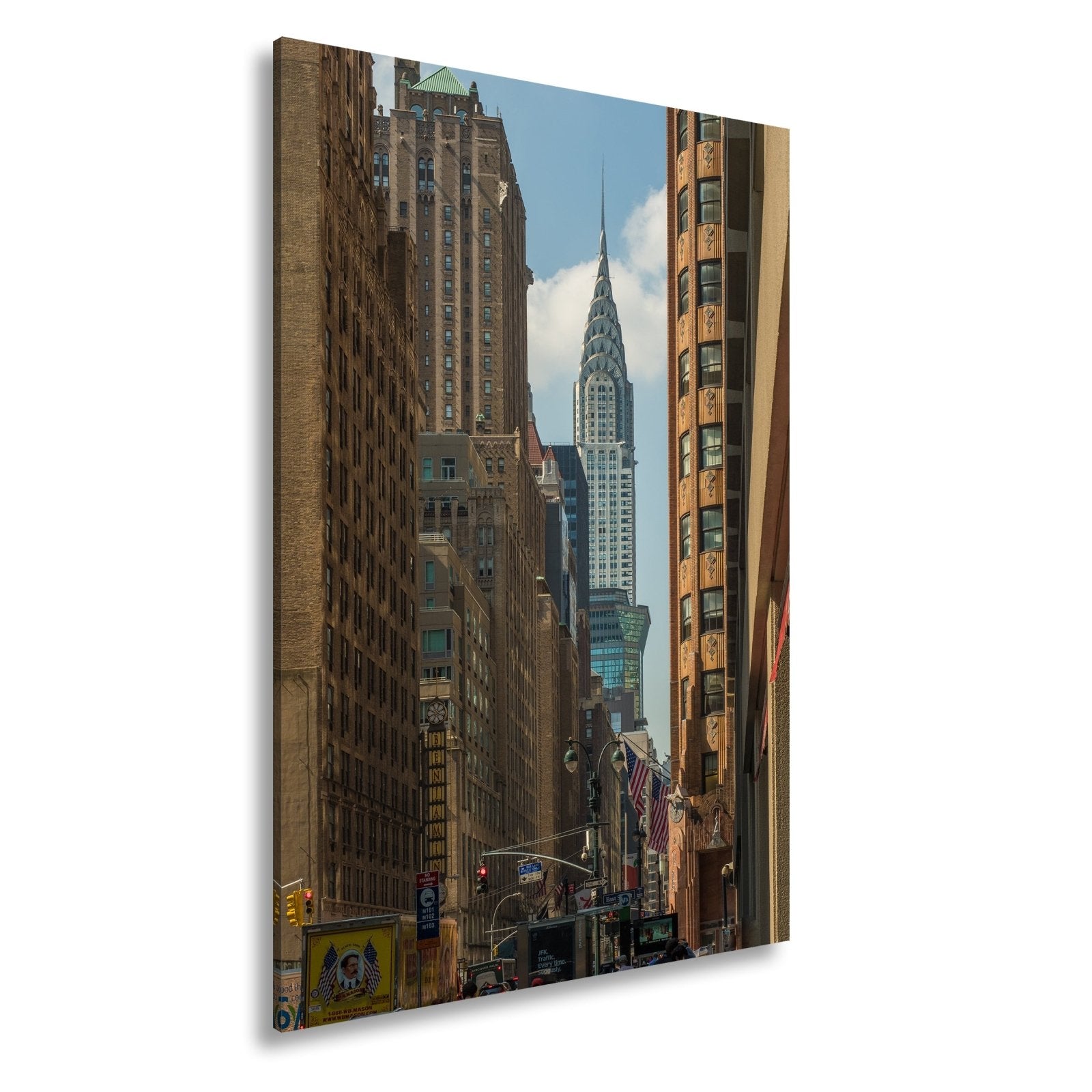 Leinwandbild Chrysler Building glänzt art - déco - elegant zwischen warmen Fassaden - deyoli