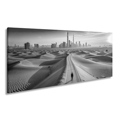 Leinwandbild Dubai XXL – Endlose Wüstenstraße führt einsam in Skylineglanz - deyoli