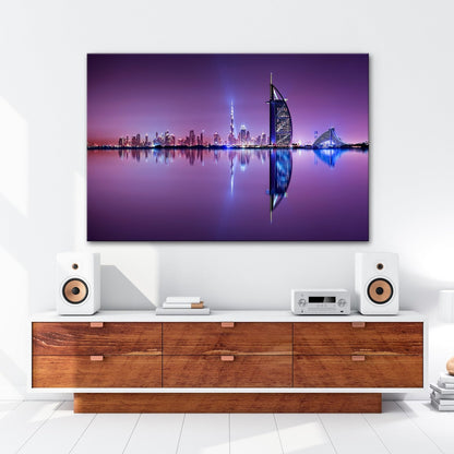 Leinwandbild Dubai XXL – Skyline in lila - glänzender Nacht - deyoli