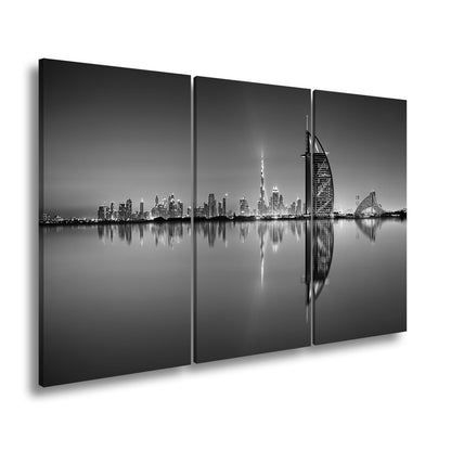 Leinwandbild Dubai XXL – Skyline in lila - glänzender Nacht - deyoli