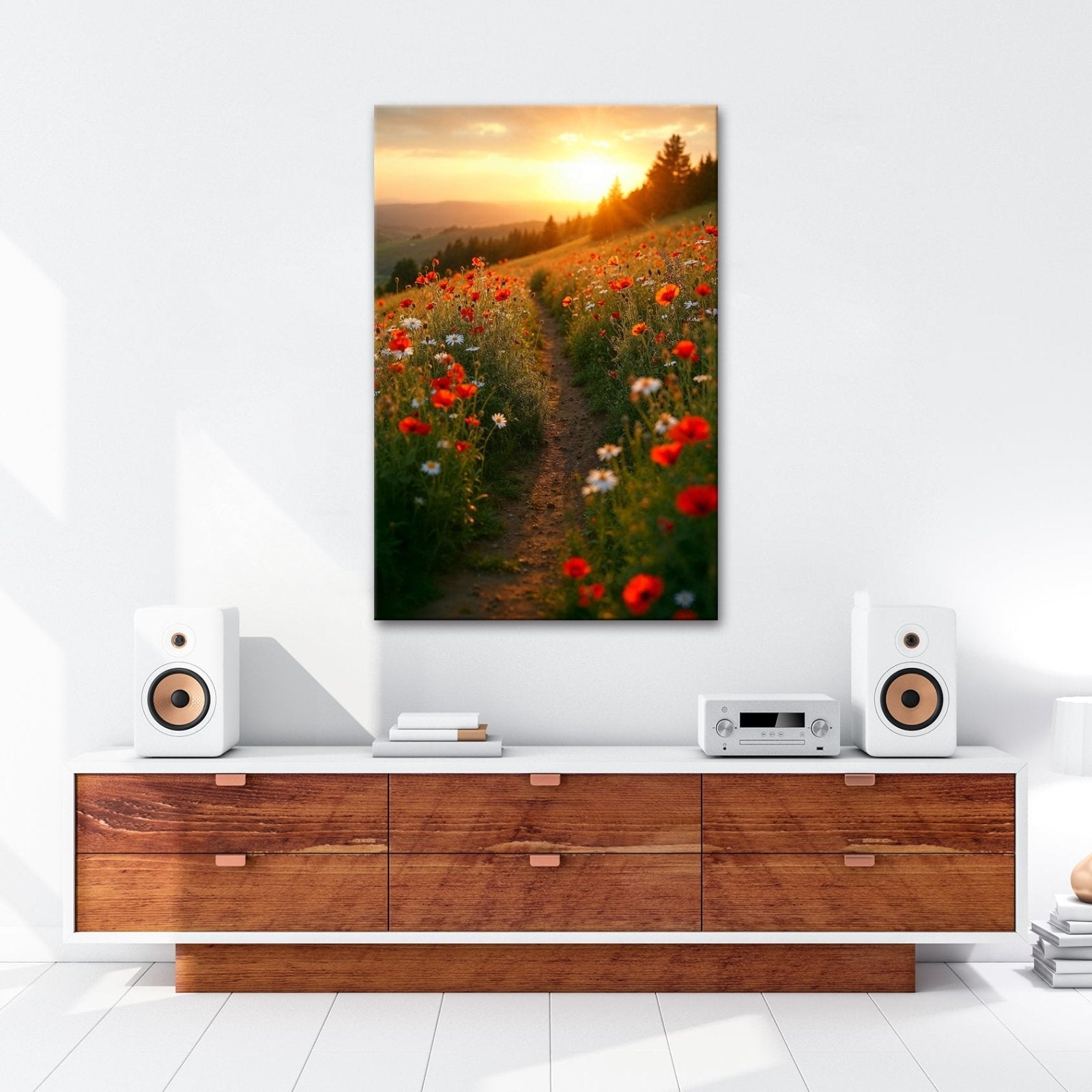 Leinwandbild Ein Pfad aus Licht durch ein Mohnblumenmeer im Abendgold. - deyoli