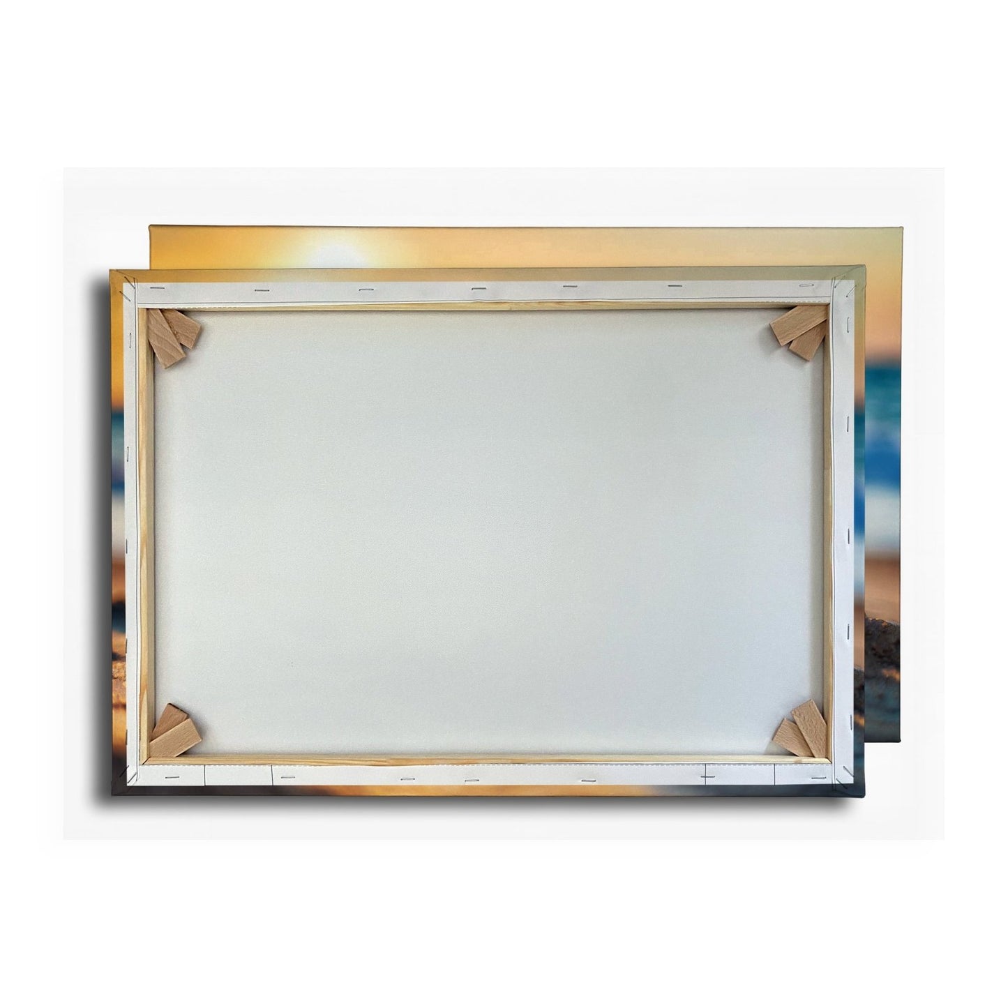 Leinwandbild Ein Sandburgtraum glüht im goldenen Licht des Sonnenuntergangs. - deyoli