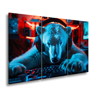 Leinwandbild Eisiger Fokus – Gamer - Eisbär im roten Neonlicht. - deyoli