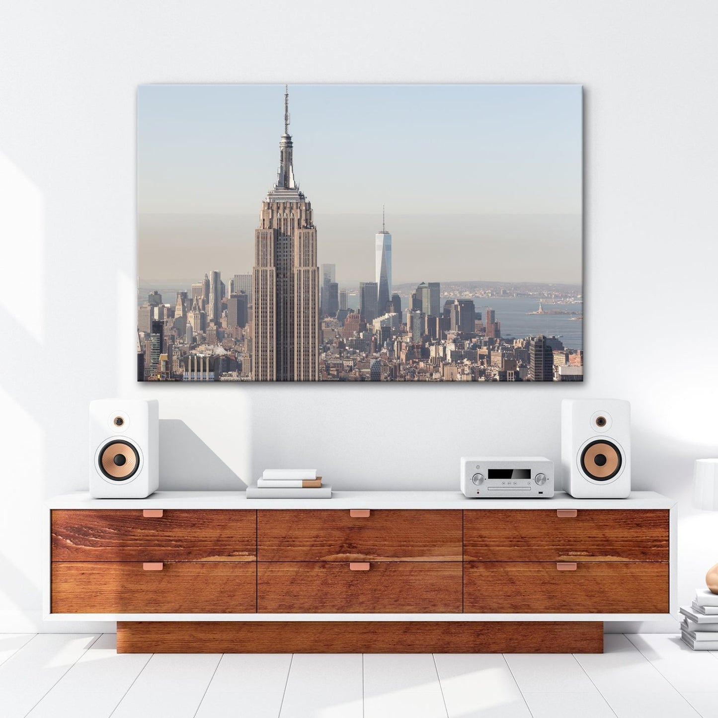 Leinwandbild Empire State thront klar über einer hellen skyline am ruhigen Morgen - deyoli