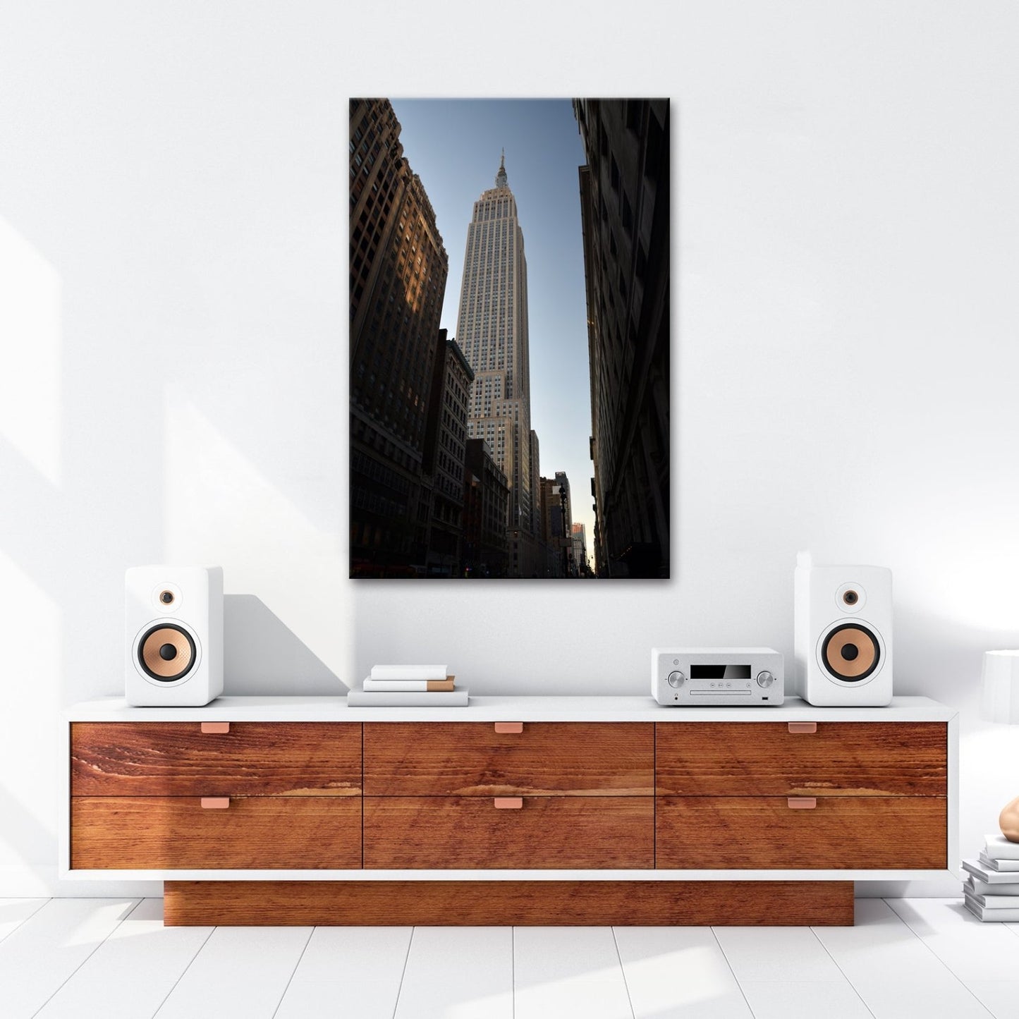 Leinwandbild Empire State XXL – Majestätisch zwischen dunklen Straßenschluchten - deyoli