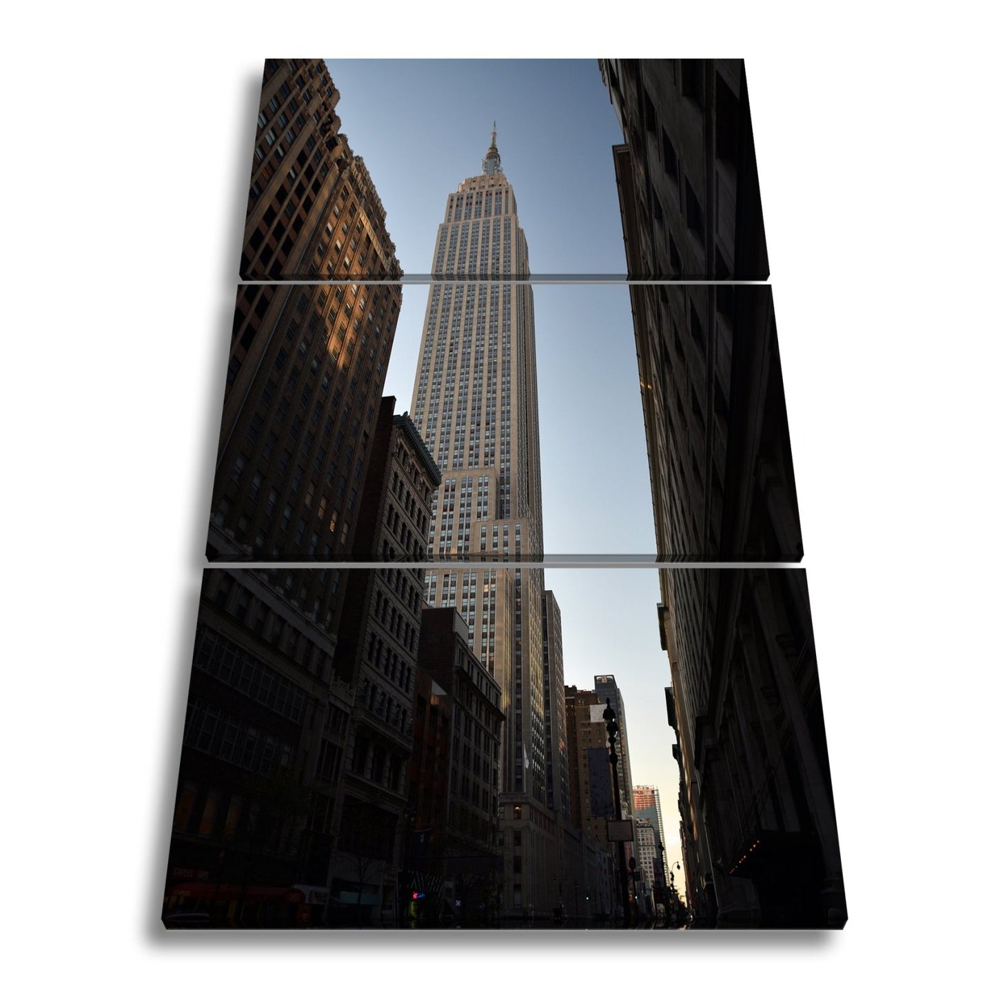 Leinwandbild Empire State XXL – Majestätisch zwischen dunklen Straßenschluchten - deyoli