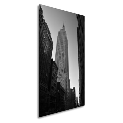 Leinwandbild Empire State XXL – Majestätisch zwischen dunklen Straßenschluchten - deyoli