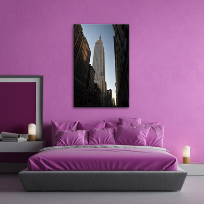 Leinwandbild Empire State XXL – Majestätisch zwischen dunklen Straßenschluchten - deyoli