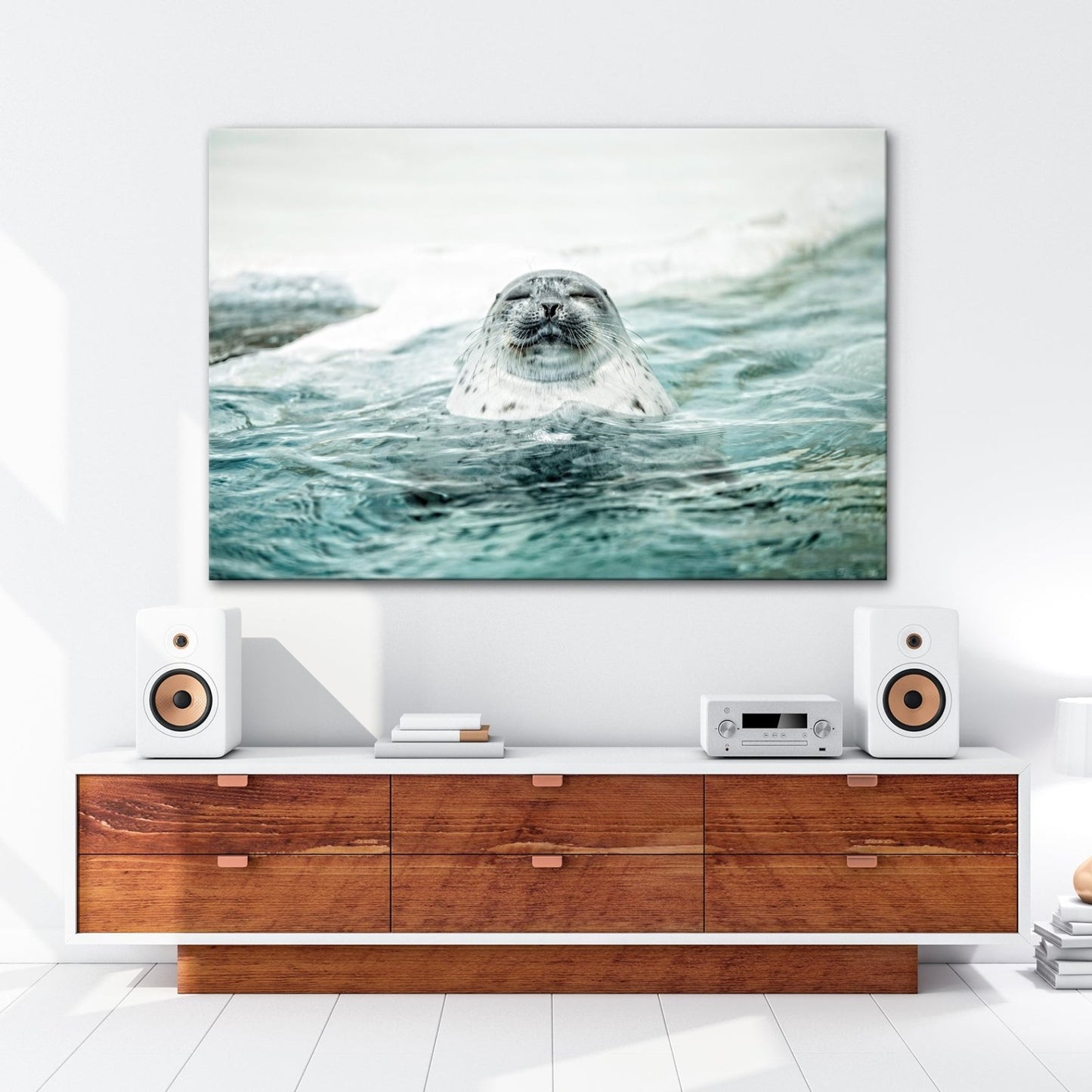 Leinwandbild Entspannte Robbe – Eisiges Wasser XXL Wandbild - deyoli