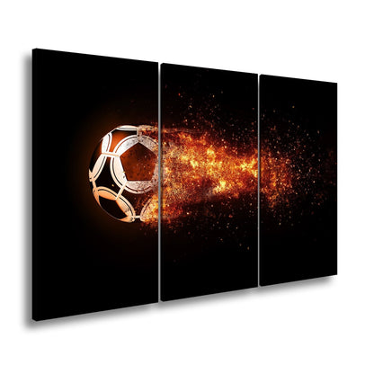 Leinwandbild Feuerball des Spiels – Energie entlädt sich in Flammen. - deyoli