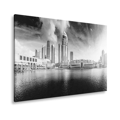 Leinwandbild Glitzernde Skyline spiegelt sich im türkisblauen Wasser Dubais - deyoli