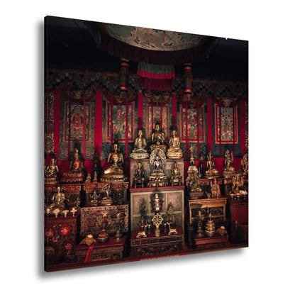 Leinwandbild Goldene Buddhas thronen in einem Meer aus rotem Samt. - deyoli