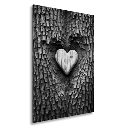 Leinwandbild Handwerk der Natur – geschnitzte Liebe im Baumherz. - deyoli