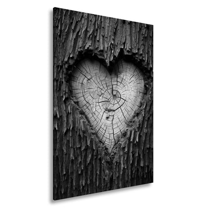 Leinwandbild Herz aus Holz – verborgen im Kern des alten Baumes. - deyoli