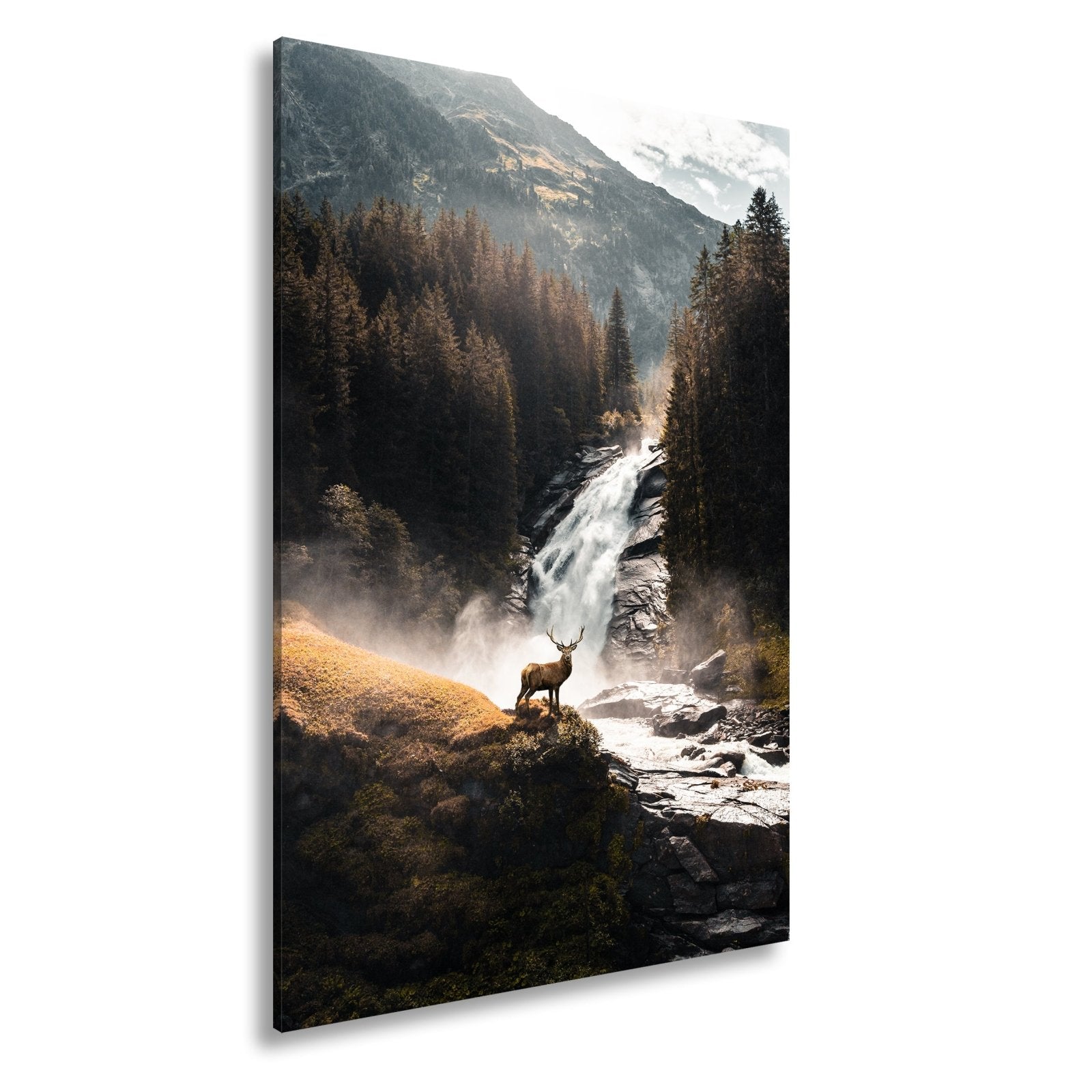 Leinwandbild Hirsch vor tosender Wasserfallkulisse - deyoli