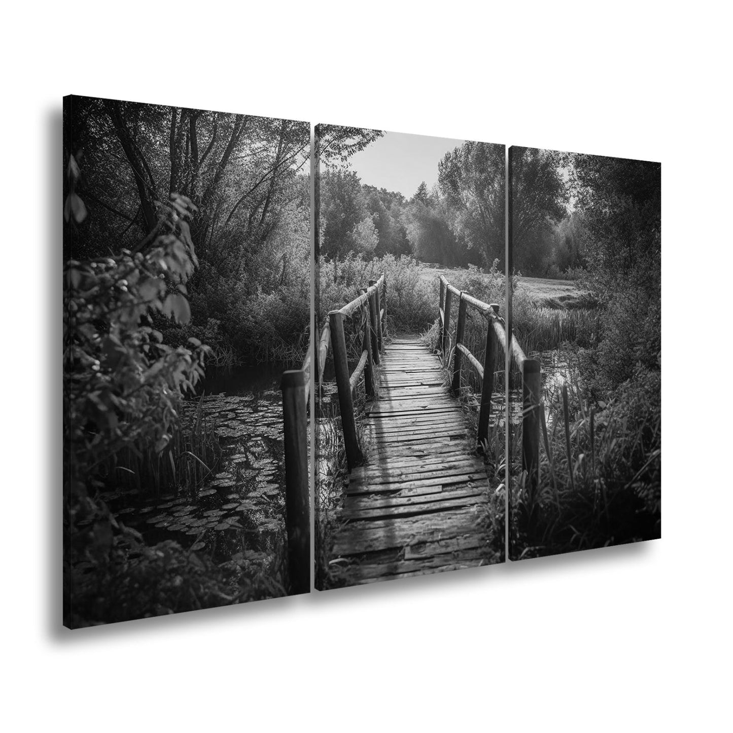Leinwandbild Holzbrücke XXL – Alt im warmen Licht eines stillen Tals - deyoli