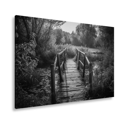 Leinwandbild Holzbrücke XXL – Alt im warmen Licht eines stillen Tals - deyoli