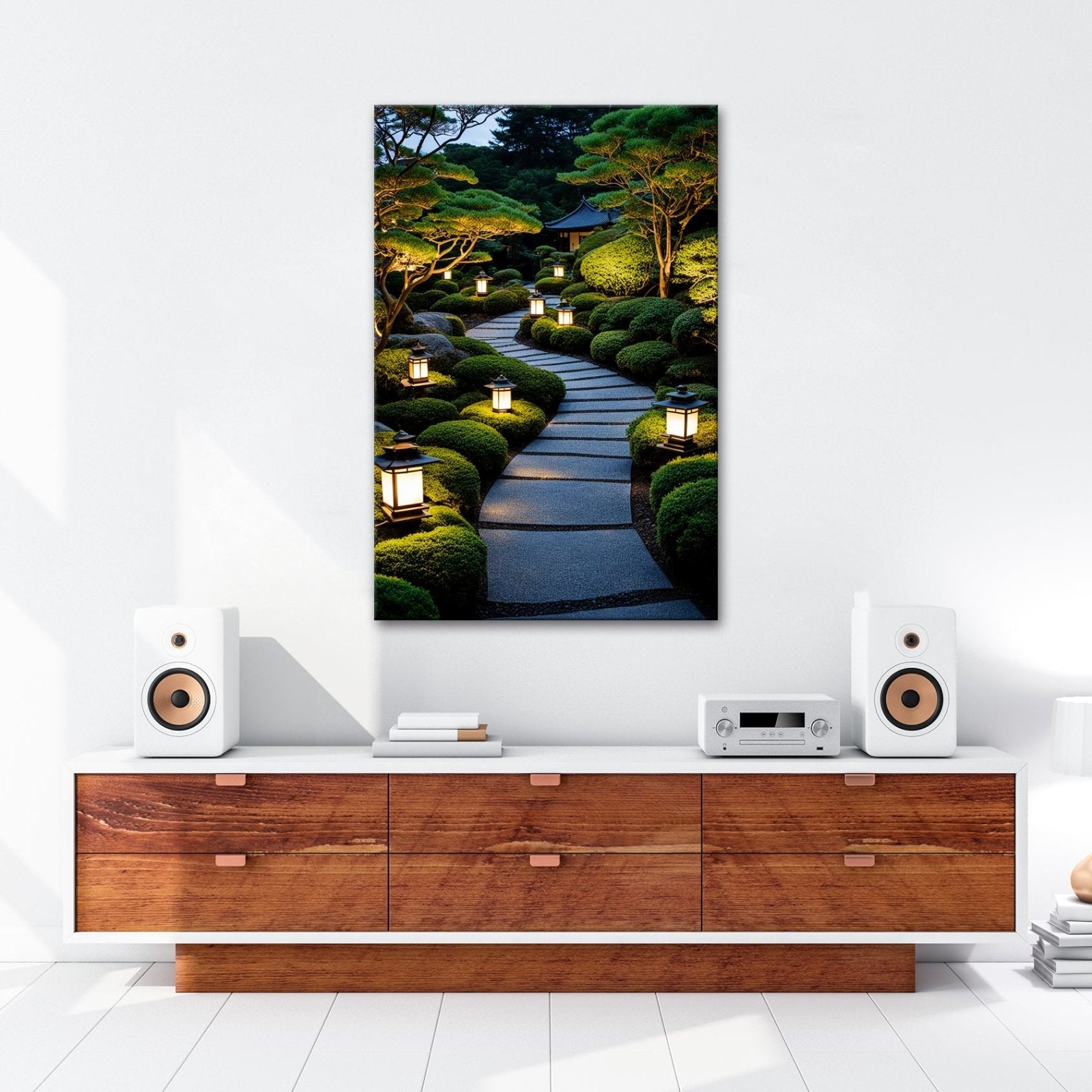 Leinwandbild Japanischer Gartenweg mit stillen Laternen XXL – Zen Wandbild - deyoli