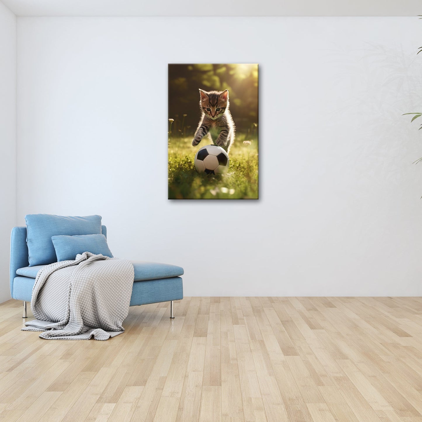 Leinwandbild Katzenkick – flauschiger Fußballspaß im Sonnenlicht. - deyoli