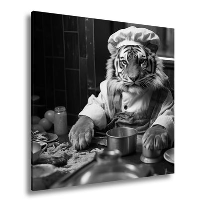 Leinwandbild König der Küche – der Tiger kocht mit majestätischem Blick. - deyoli
