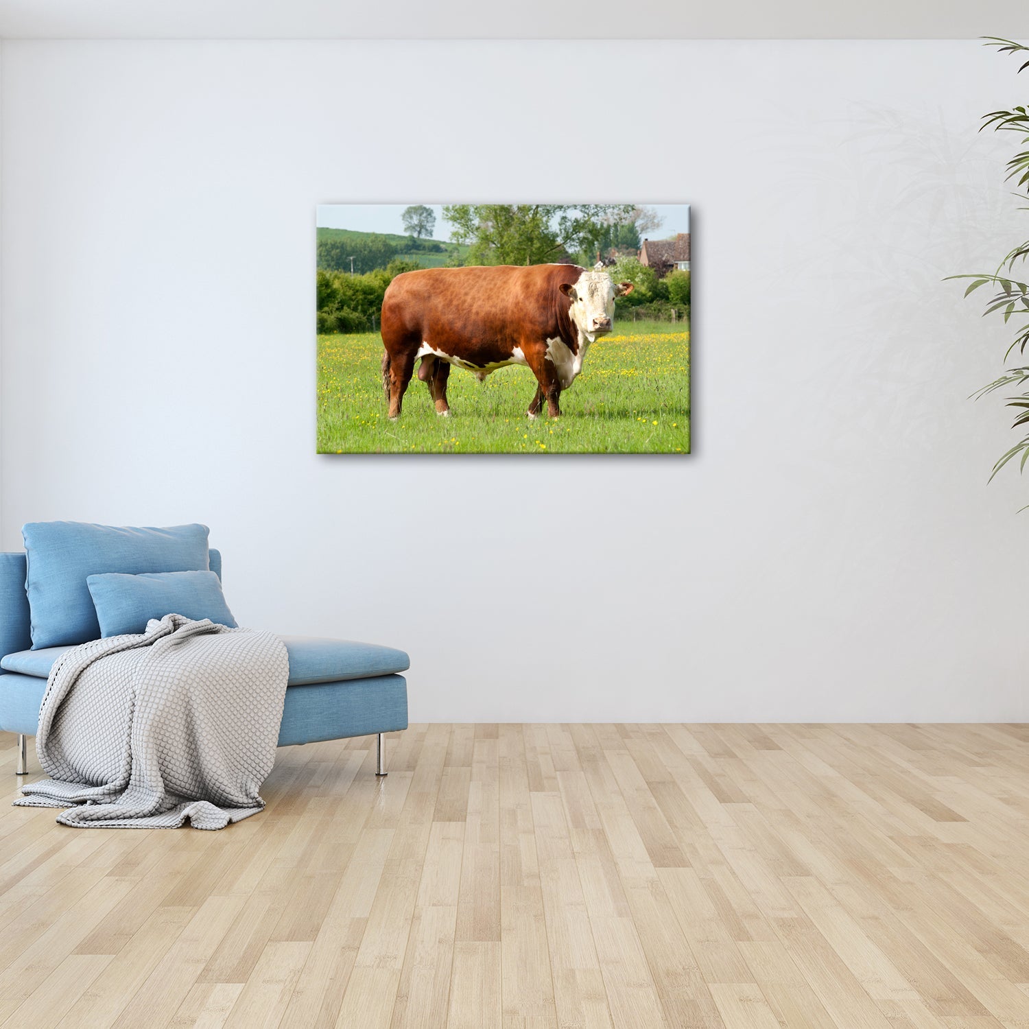 Leinwandbild Kuh XXL – Stolz auf Blumenwiese mit direktem Blick - deyoli