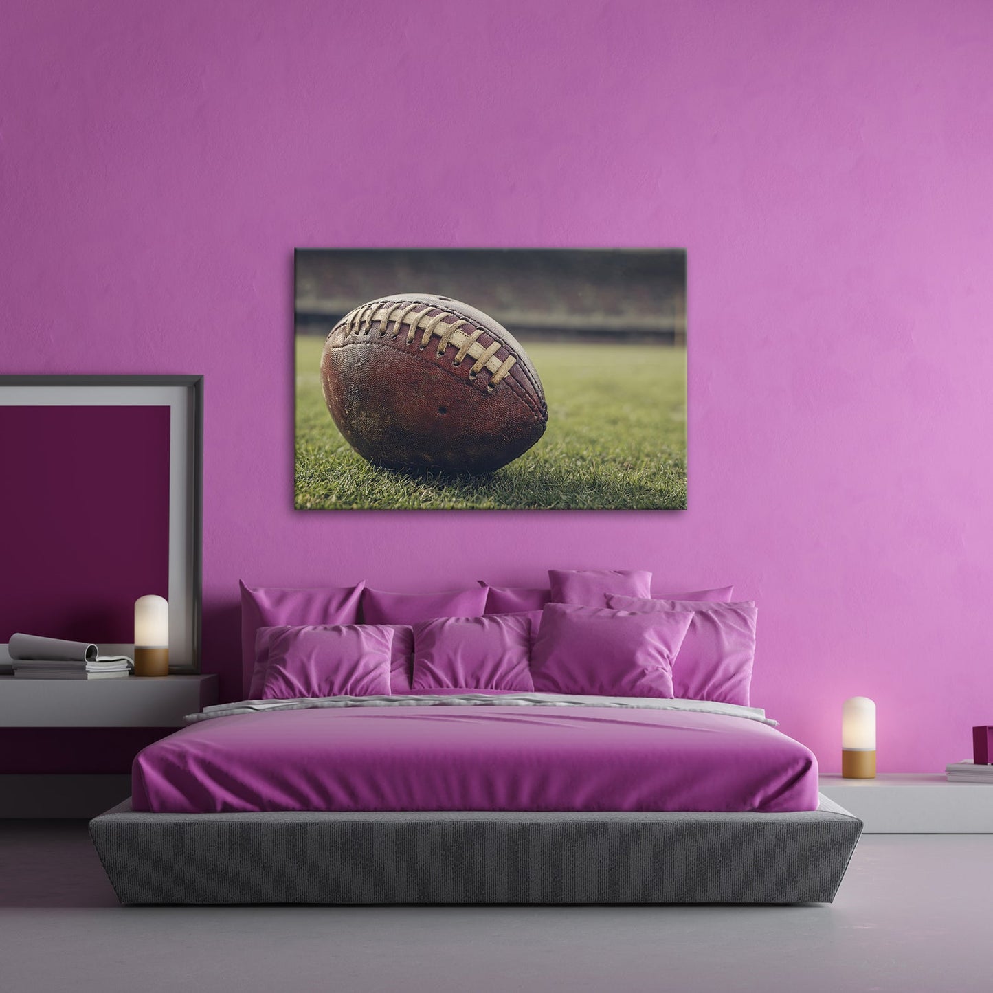 Leinwandbild Leder, Rasen, Spannung – Football in Nahaufnahme. - deyoli