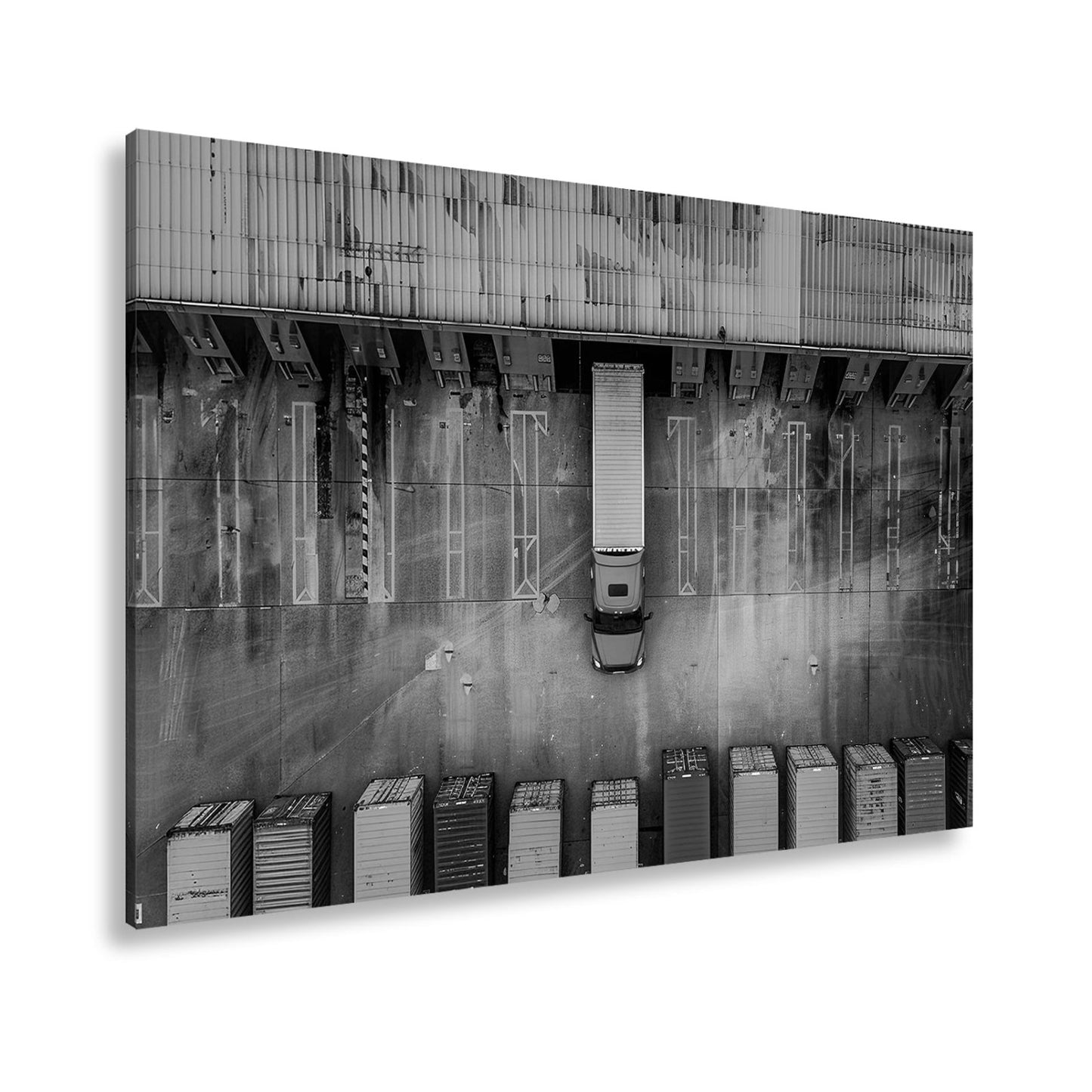 Leinwandbild LKW Transport goldene Linien industrielle Perfektion XXL – Logistik - deyoli