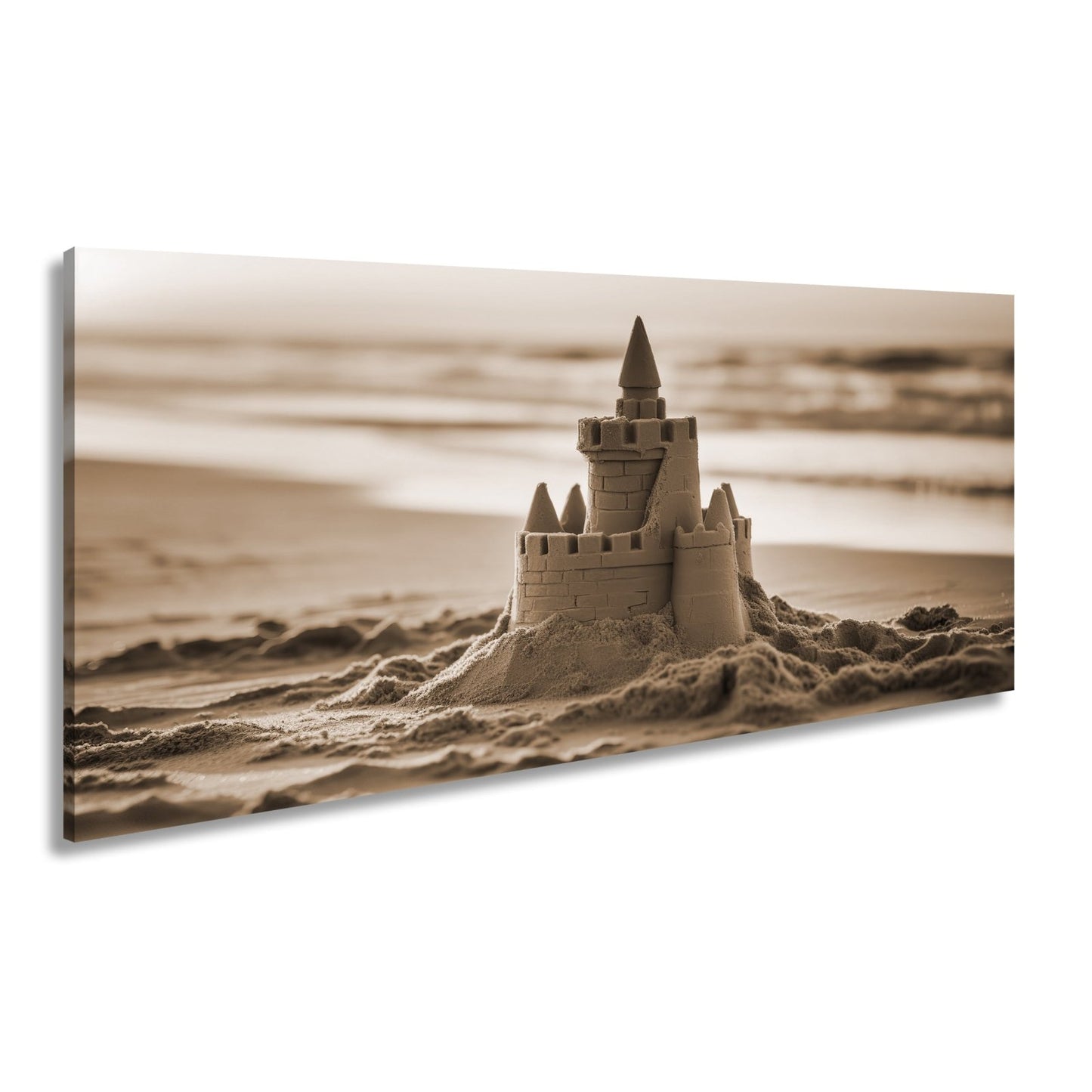 Leinwandbild Märchenschloss aus Sand glänzt im Licht der sinkenden Sonne. - deyoli