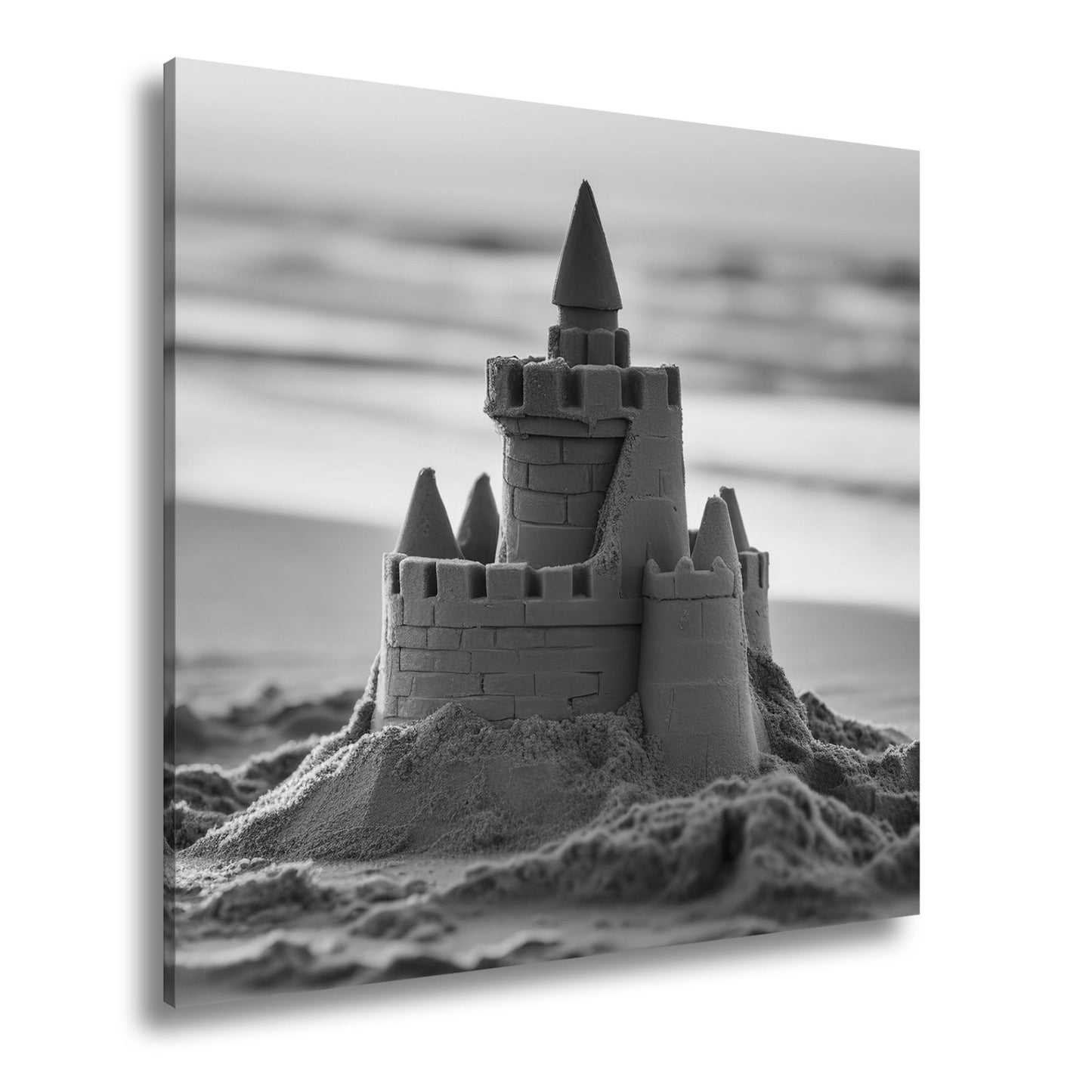 Leinwandbild Märchenschloss aus Sand glänzt im Licht der sinkenden Sonne. - deyoli