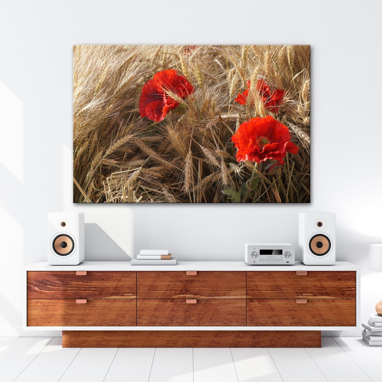 Leinwandbild Mohn im Kornfeld – rotes Leben im goldenen Meer. - deyoli