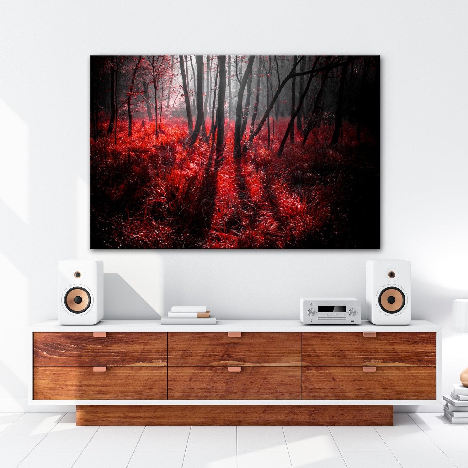 Leinwandbild Mystischer Wald, rot glühendes Gras im Nebelschimmer - deyoli