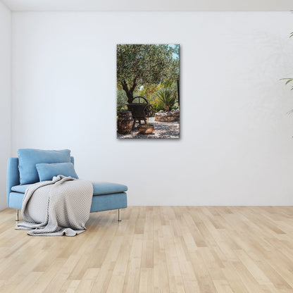 Leinwandbild Olivenhain XXL – Mediterran mit rustikaler Ölpressromantik - deyoli