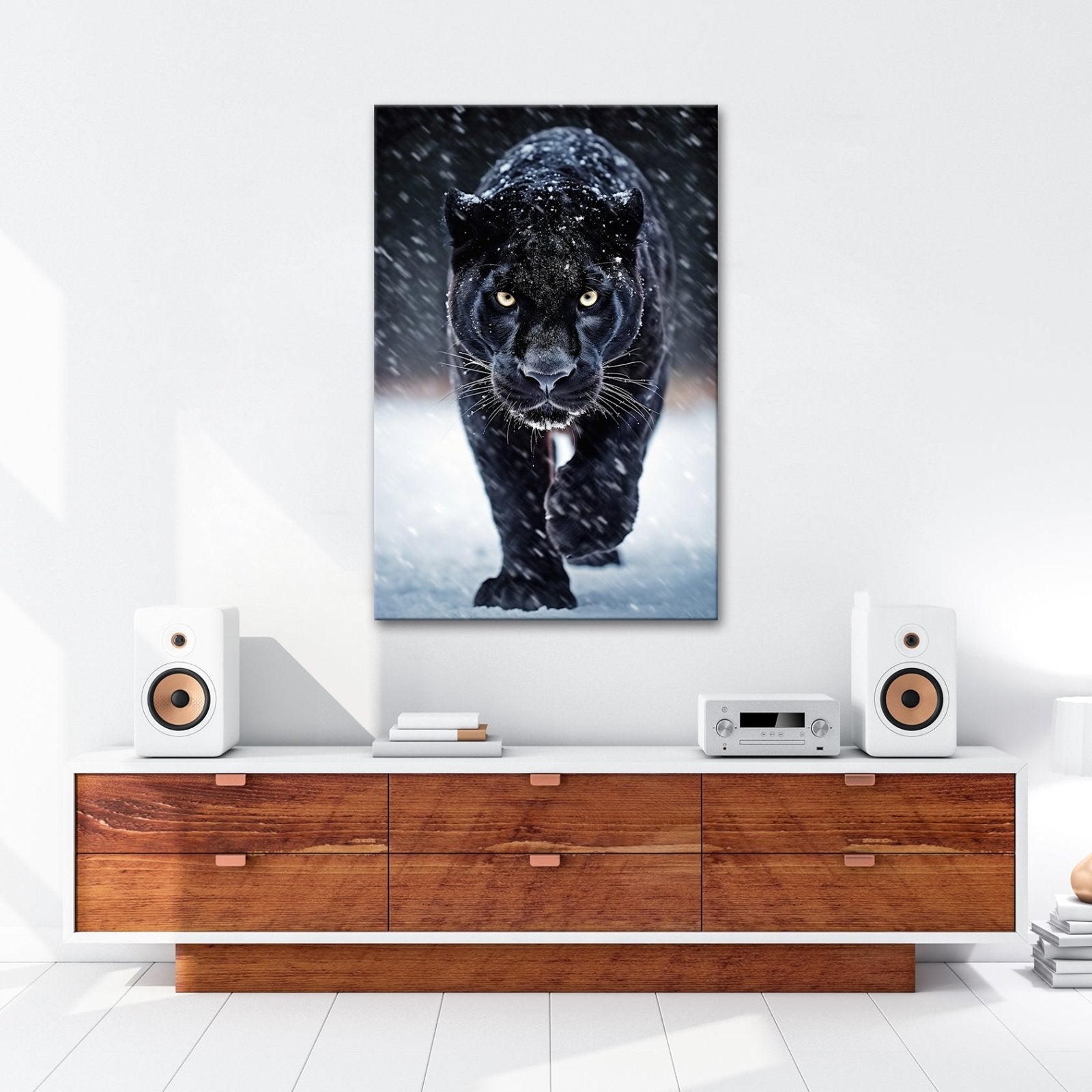 Leinwandbild Panther im Schnee – Eleganz jagt durch winterliche Stille. - deyoli