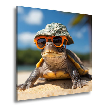 Leinwandbild Schildkröte mit Stil – Sonnenhut, Brille, Strand und Coolness. - deyoli