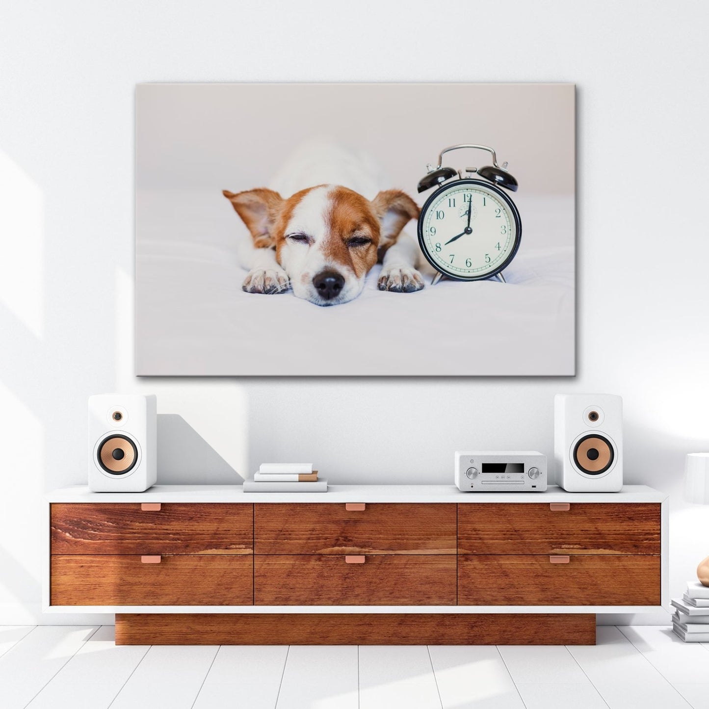 Leinwandbild Schlummerzeit – Hund träumt neben dem Wecker. - deyoli