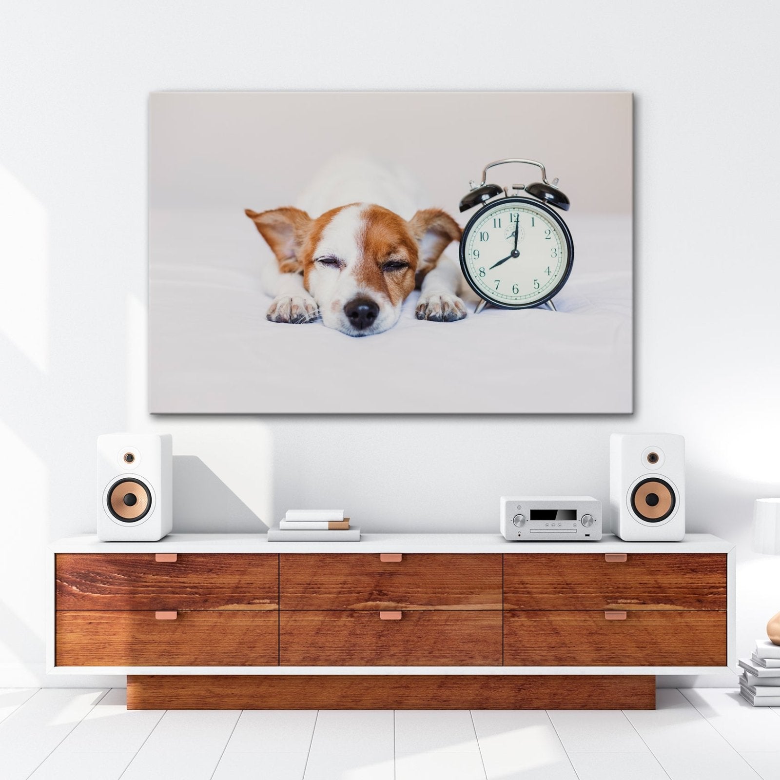 Leinwandbild Schlummerzeit – Hund träumt neben dem Wecker. - deyoli