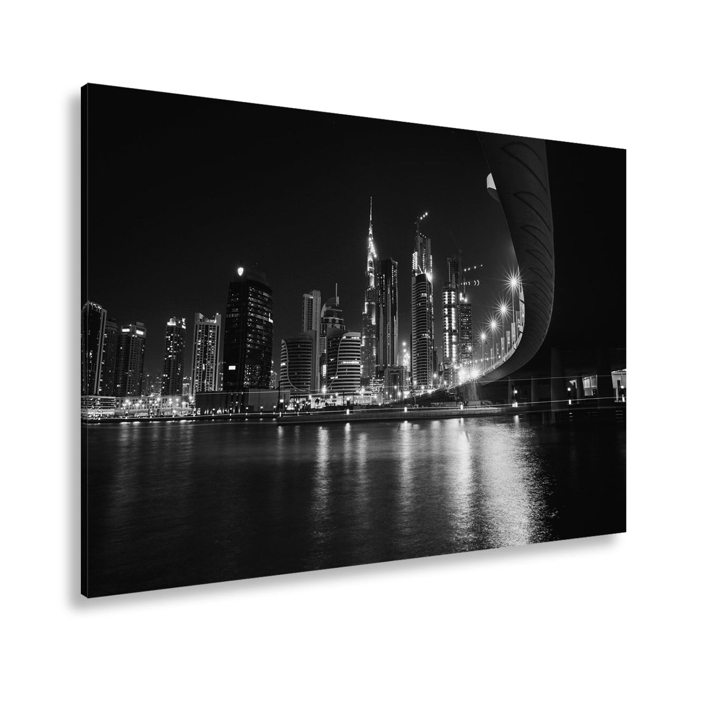 Leinwandbild Skyline XXL – Nächtlich spiegelt in violetten Lichtern - deyoli