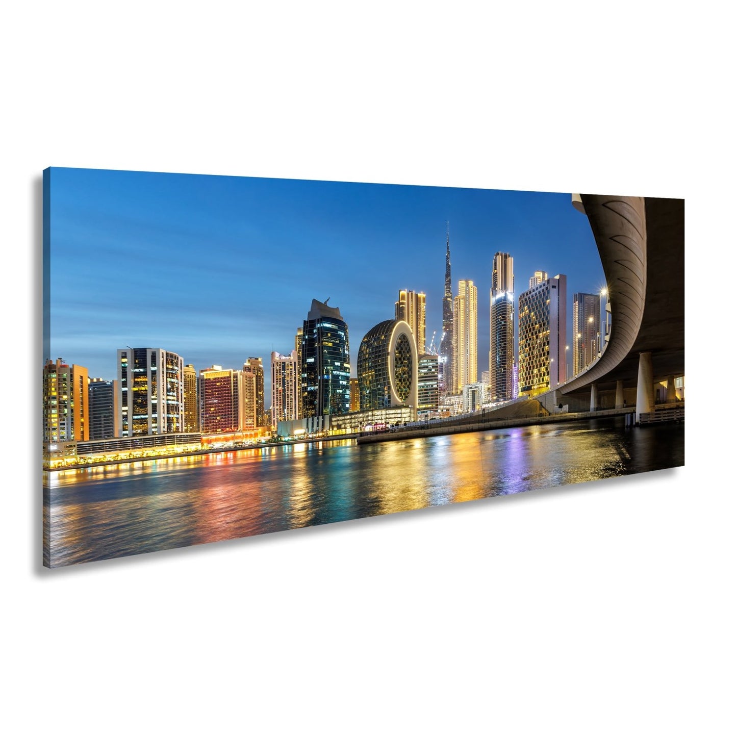 Leinwandbild Skyline XXL – Nächtlich spiegelt sich strahlend im ruhigen Wasser - deyoli