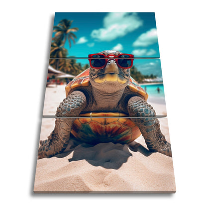 Leinwandbild Sonnenanbeterin mit Panzer und roter Brille. - deyoli