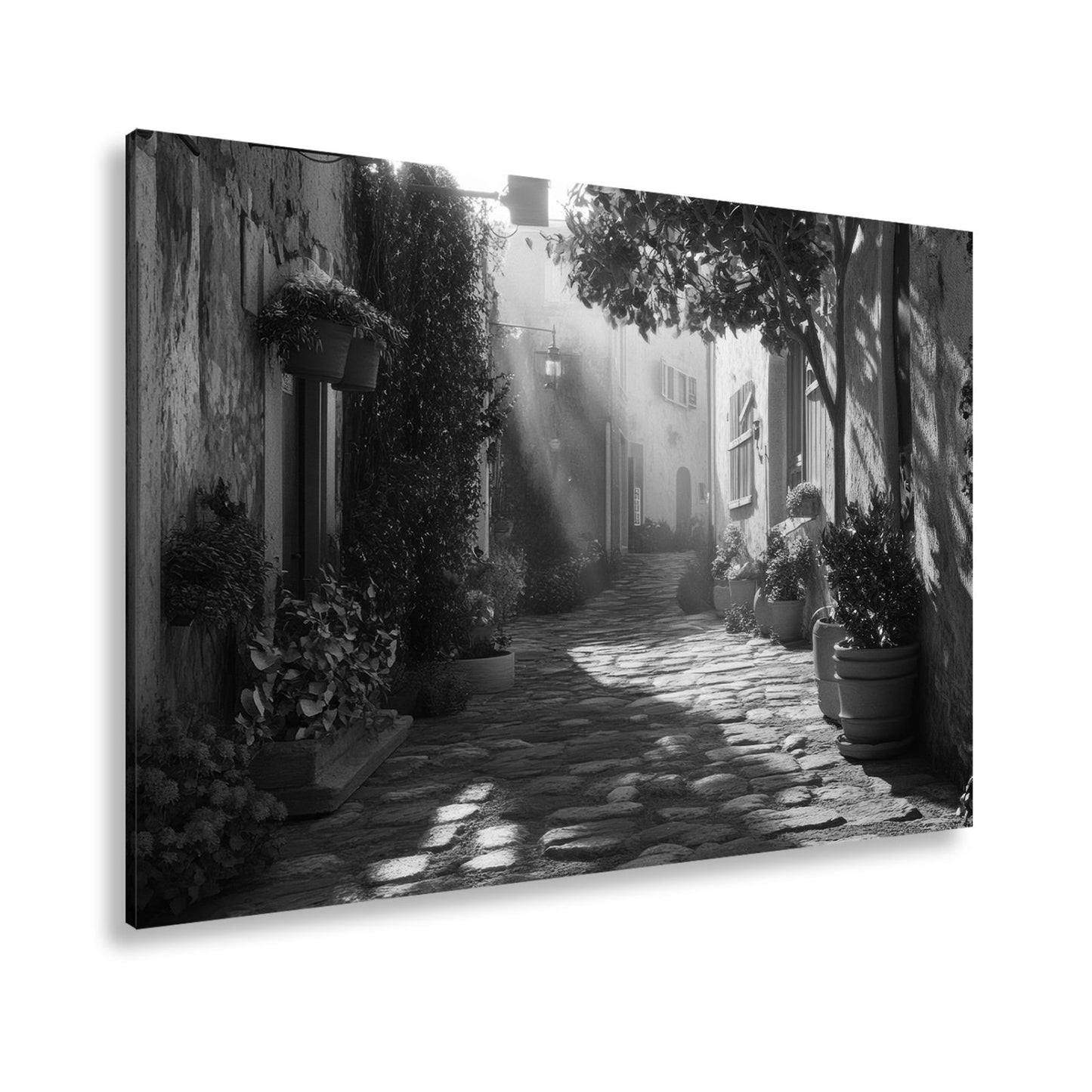 Leinwandbild Sonnenlicht tanzt durch verwunschene Gasse – Italien XXL - deyoli
