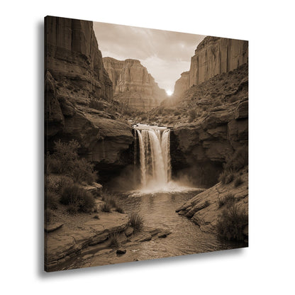 Leinwandbild Sonnenuntergang küsst tosenden Wasserfall im roten Canyon XXL – Natur - deyoli