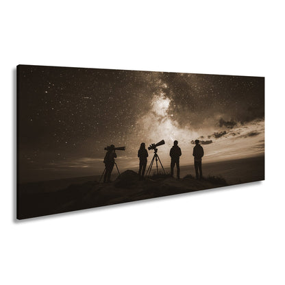 Leinwandbild Sternenhimmel und Silhouetten vereint im kosmischen Staunen - deyoli