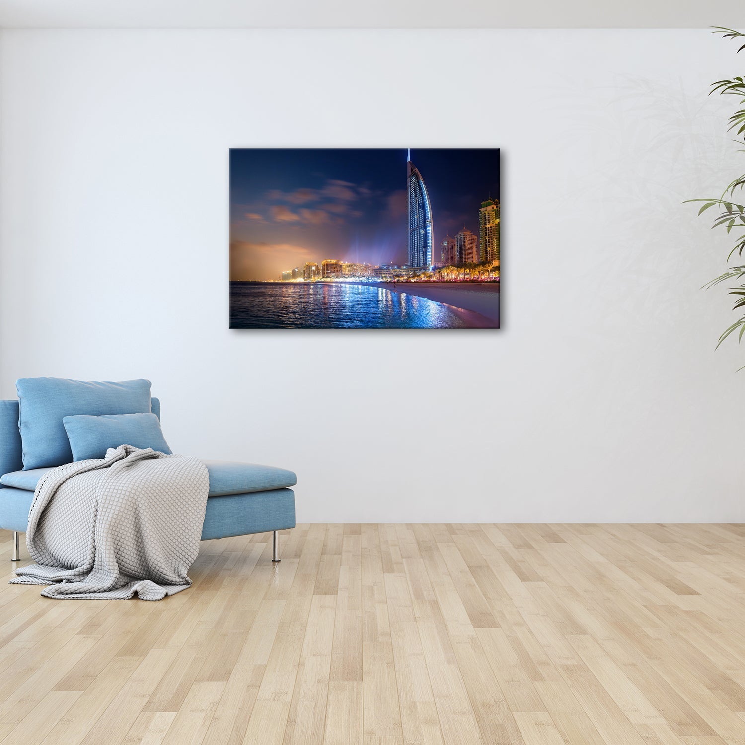 Leinwandbild Strandpromenade XXL – Glitzernd vor futuristischen Türmen - deyoli