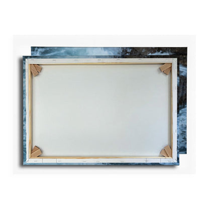 Leinwandbild Stürzender Jäger im Wellenschlag mit Beute - deyoli