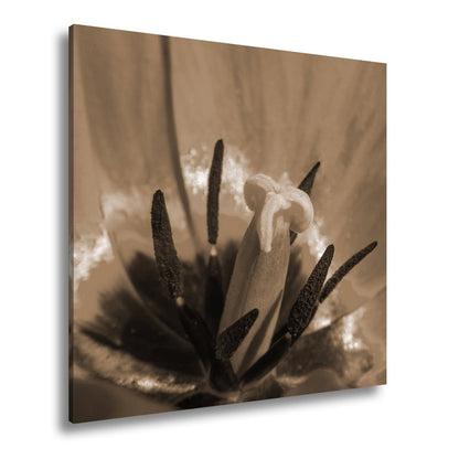 Leinwandbild Tulpenherz – Leuchtendes Rot und Gold XXL Wandbild - deyoli